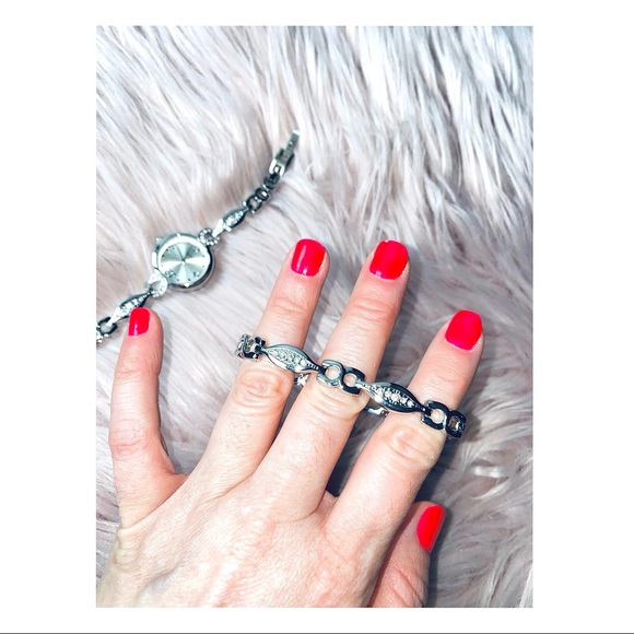 Tarnish Free Women’s Watch with Matching Bracelet for Small/Petite wrists - Picture 7 of 13